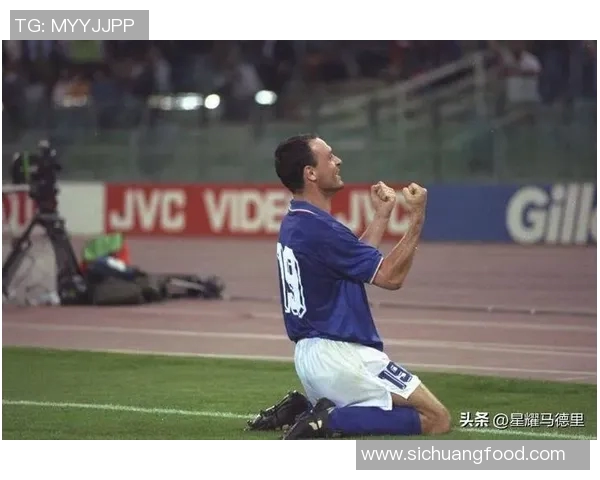 足球场上的传奇外号揭秘各大明星背后的故事与魅力