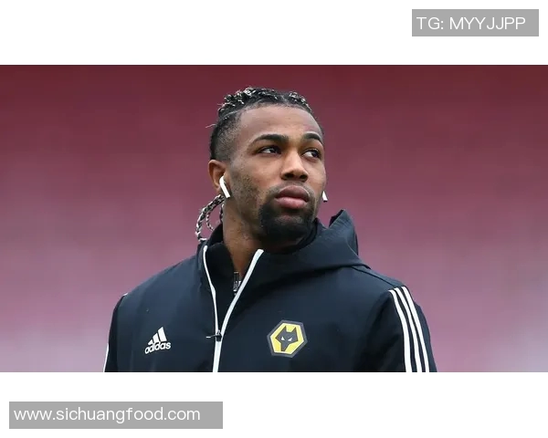 足球明星特劳雷的传奇之路与辉煌成就揭秘